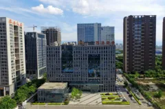 西港商务中心洽商公告